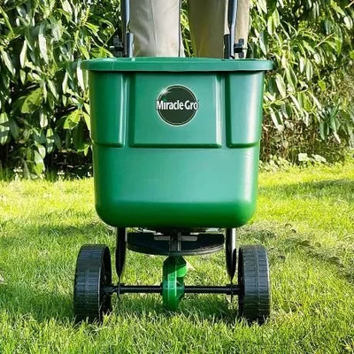 Evergreen Miracle-Gro Rotary Spreader