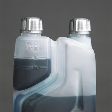 Husqvarna 578037003 2T 2 Stroke Oil XP Synthetic 1L Tip & Pour Bottle