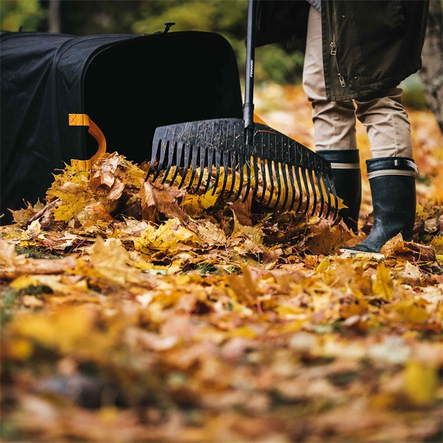 Fiskars solid leaf new arrivals rake