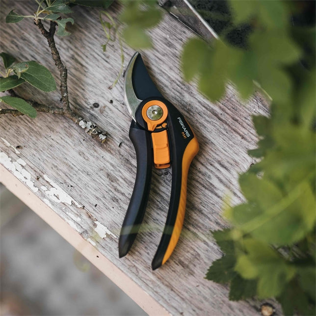 Fiskars Plus SmartFit Bypass Pruner P541