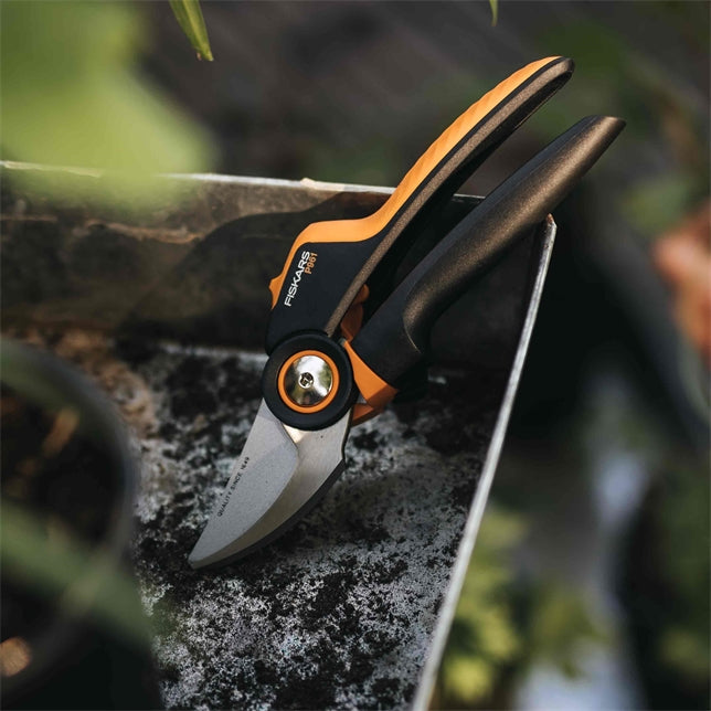 Fiskars X-series PowerGear Bypass Pruner L P961