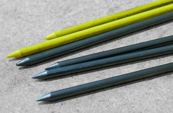 Tracer ALH1 Pack of 6 Replacement Leads (4x 2B & 2x Yellow) C/W Lead Holster